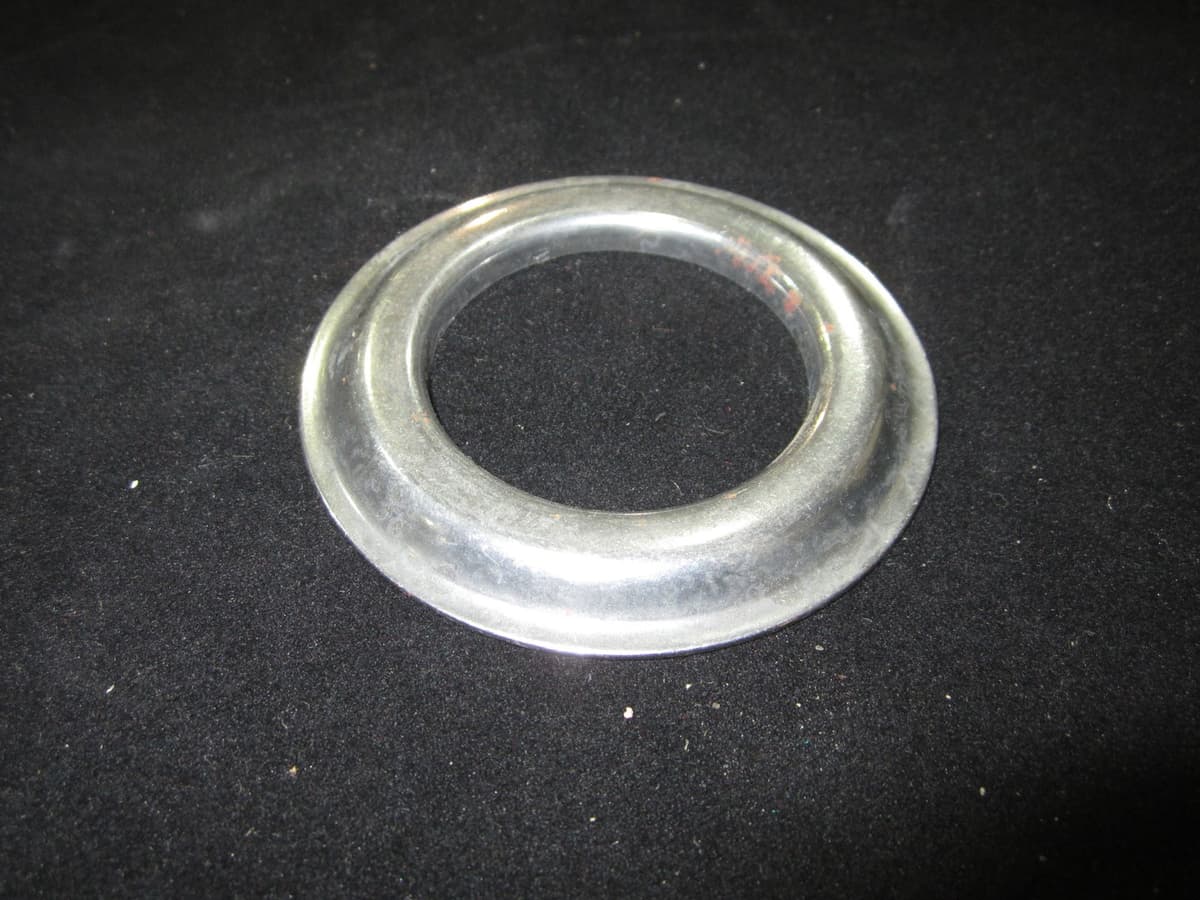 SEAL DEFLECTOR, INNER