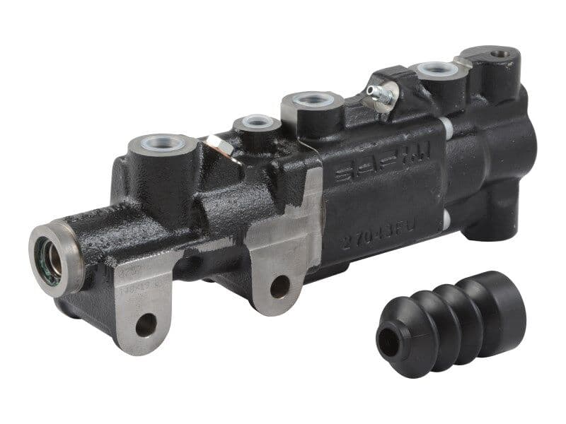 MASTER CYLINDER