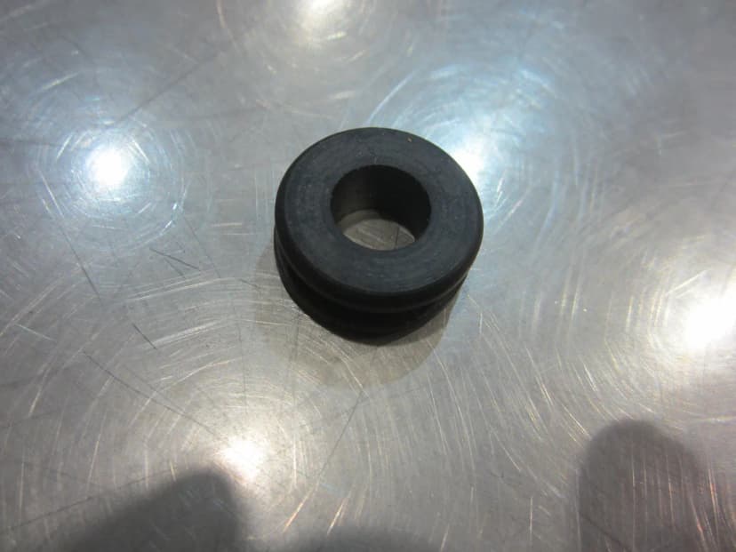 GROMMET,.44 ID X .94 OD